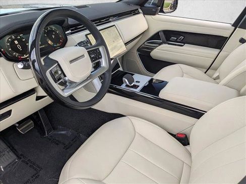 New 2025 Land Rover Range Rover Long Wheelbase SE image 3