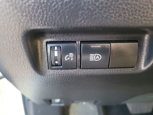 Used 2022 Toyota RAV4 XLE image 30