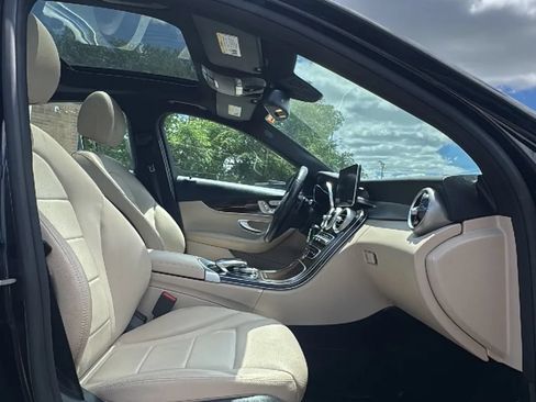 Used 2018 Mercedes-Benz C 300 4MATIC Sedan image 24