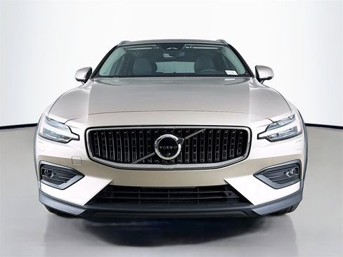 New 2026 Volvo V60 B5 Cross Country Plus w/ Climate Package image 2
