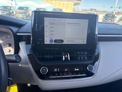 Used 2023 Toyota Corolla LE image 21