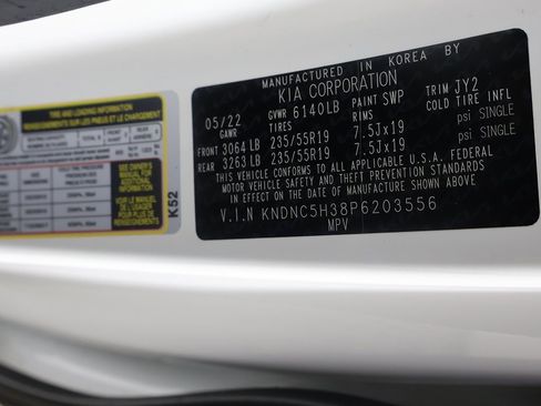 Used 2023 Kia Carnival EX image 48