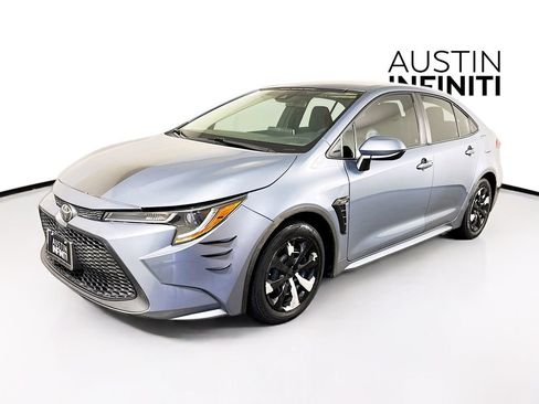 Used 2020 Toyota Corolla LE FWD image 3