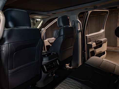 Used 2026 Ford F350 Platinum w/ Platinum Plus Package image 25