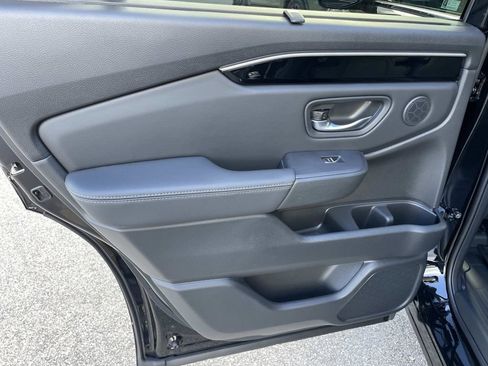 New 2025 Honda Pilot EX-L image 11