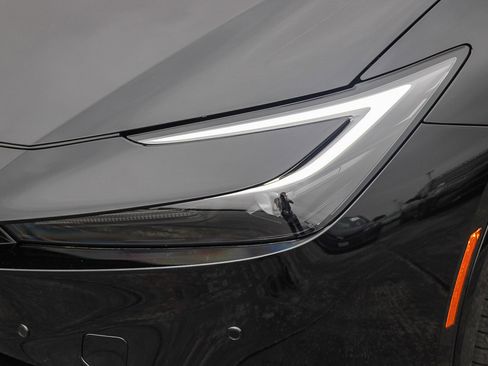 New 2026 Toyota Prius Plug-In Hybrid FWD image 5