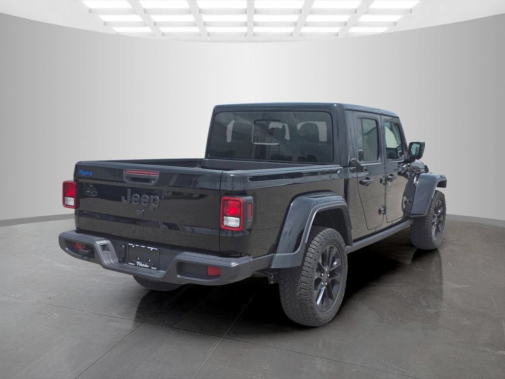 Used 2025 Jeep Gladiator Sport AWD/4WD image 8