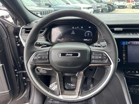 New 2026 Jeep Grand Cherokee Limited AWD/4WD image 11