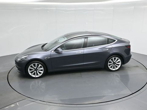 Used 2019 Tesla Model 3 Standard Range Plus image 40