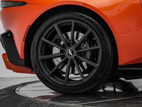 Used 2020 Aston Martin V8 Vantage Coupe RWD image 95