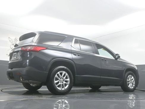 Used 2020 Chevrolet Traverse LT w/ Driver Confidence II Package image 33