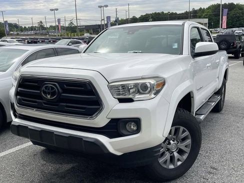 Used 2019 Toyota Tacoma SR5 RWD image 9