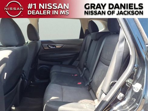 Used 2020 Nissan Rogue SV FWD image 26