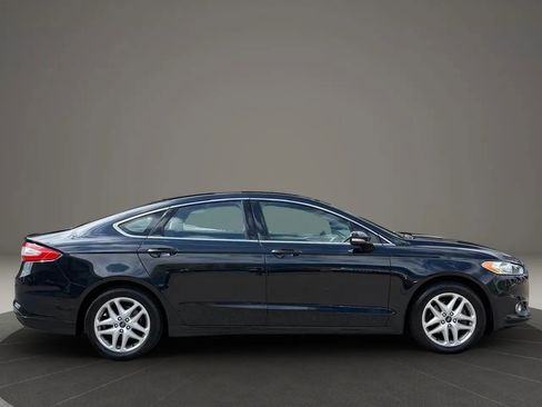 Used 2014 Ford Fusion SE w/ Equipment Group 202A image 4