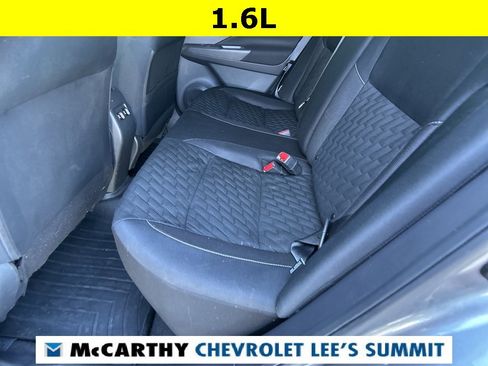 Used 2021 Nissan Kicks SV image 32