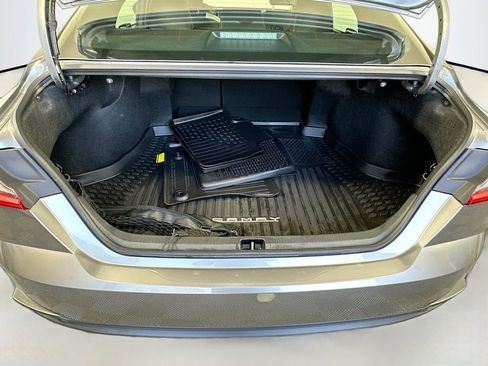 Used 2025 Toyota Camry SE image 27