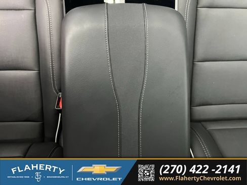 Used 2025 Buick Enclave Preferred w/ Power Package FWD image 32