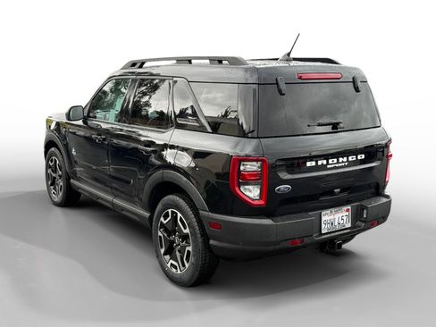 Certified 2023 Ford Bronco Sport Outer Banks w/ Tech Package image 3