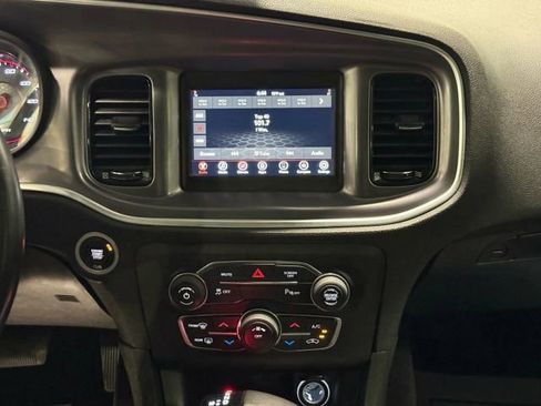 Used 2020 Dodge Charger SXT w/ Blacktop Package image 20