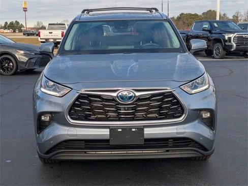 Used 2022 Toyota Highlander Limited image 9