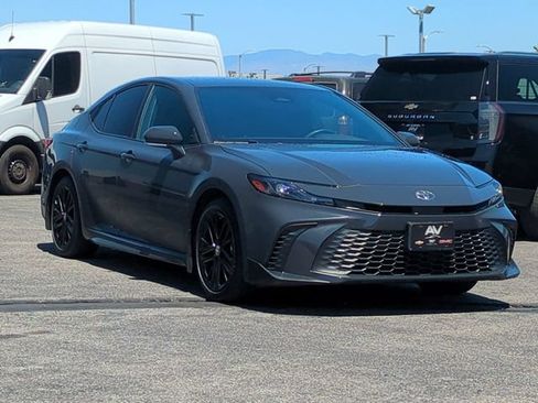Used 2025 Toyota Camry SE FWD image 2