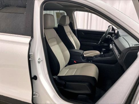 Used 2024 Honda CR-V EX image 11