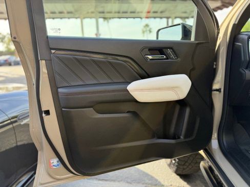 Used 2024 GMC Canyon AT4X w/ AT4X AEV Edition image 8