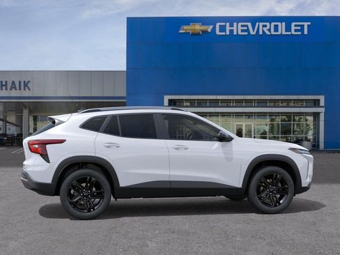 New 2026 Chevrolet Trax ACTIV w/ Sunroof Package FWD image 5