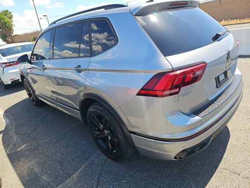 Used 2023 Volkswagen Tiguan SE R-Line image 8