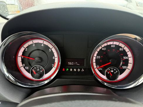 Used 2019 Dodge Grand Caravan SE image 28