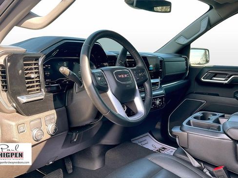 Used 2025 GMC Sierra 1500 SLT image 13