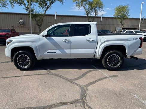 Certified 2025 Toyota Tacoma TRD Sport AWD/4WD image 8
