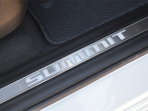 Used 2021 Jeep Grand Cherokee L Summit w/ Luxury Tech Group V image 15