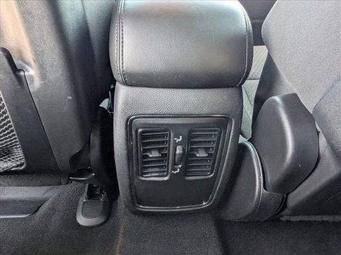 Used 2021 Jeep Grand Cherokee Laredo AWD/4WD image 15