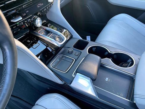 Used 2023 Acura MDX SH-AWD w/ Advance Package image 19