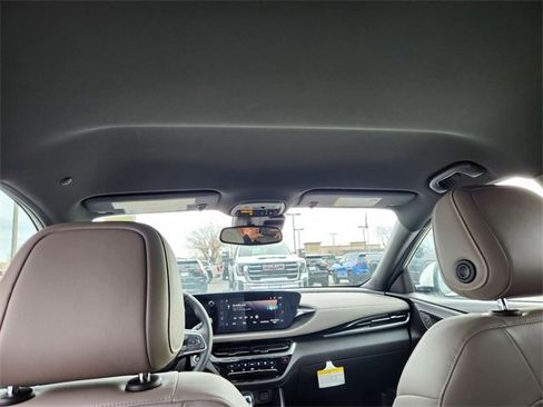 New 2025 Buick Envista Avenir image 15