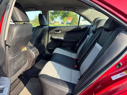 Used 2014 Toyota Camry SE FWD image 12
