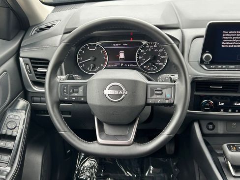 Used 2025 Nissan Rogue SV FWD image 34