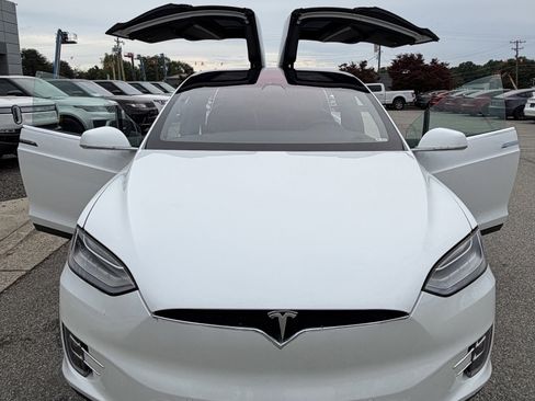 Used 2020 Tesla Model X Long Range AWD/4WD image 18