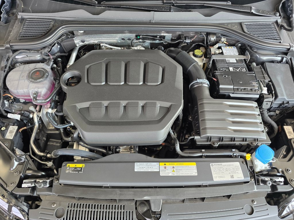 New 2026 Volkswagen GTI SE FWD image 12