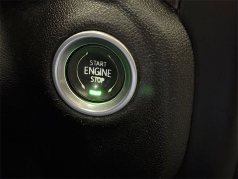 Used 2022 GMC Sierra 2500 AT4 w/ AT4 Preferred Package image 17