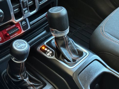 Used 2022 Jeep Gladiator Mojave image 31