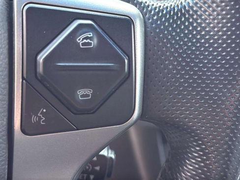 Used 2015 Toyota Tacoma PreRunner image 34