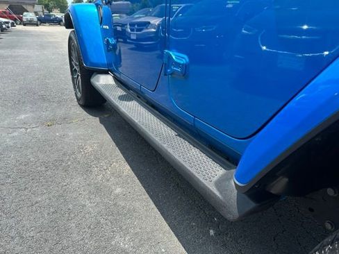 Used 2023 Jeep Wrangler Unlimited Sahara w/ Cold Weather Group image 12