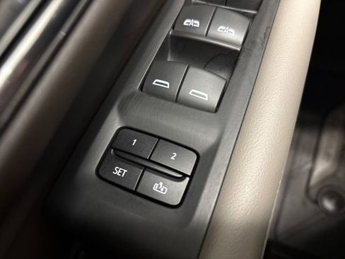 Used 2023 Chevrolet Suburban Z71 w/ Luxury Package image 64