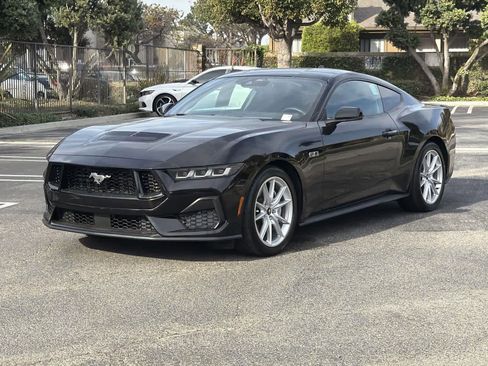 Used 2024 Ford Mustang GT Premium image 9