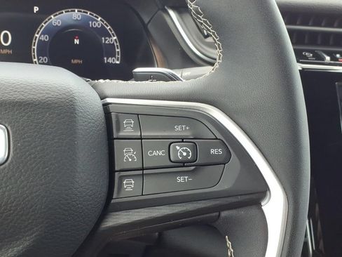 Used 2023 Jeep Grand Cherokee Altitude AWD/4WD image 22
