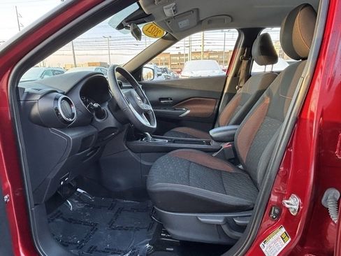 Used 2021 Nissan Kicks SR image 10