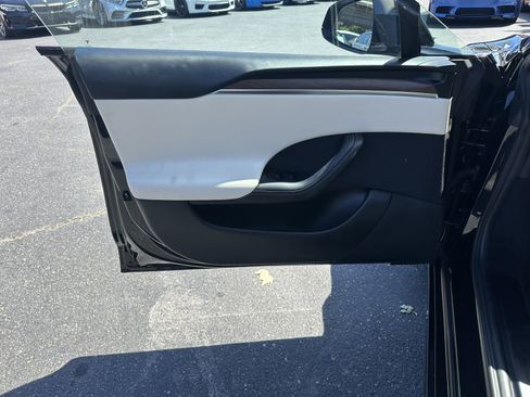 Used 2024 Tesla Model S image 26