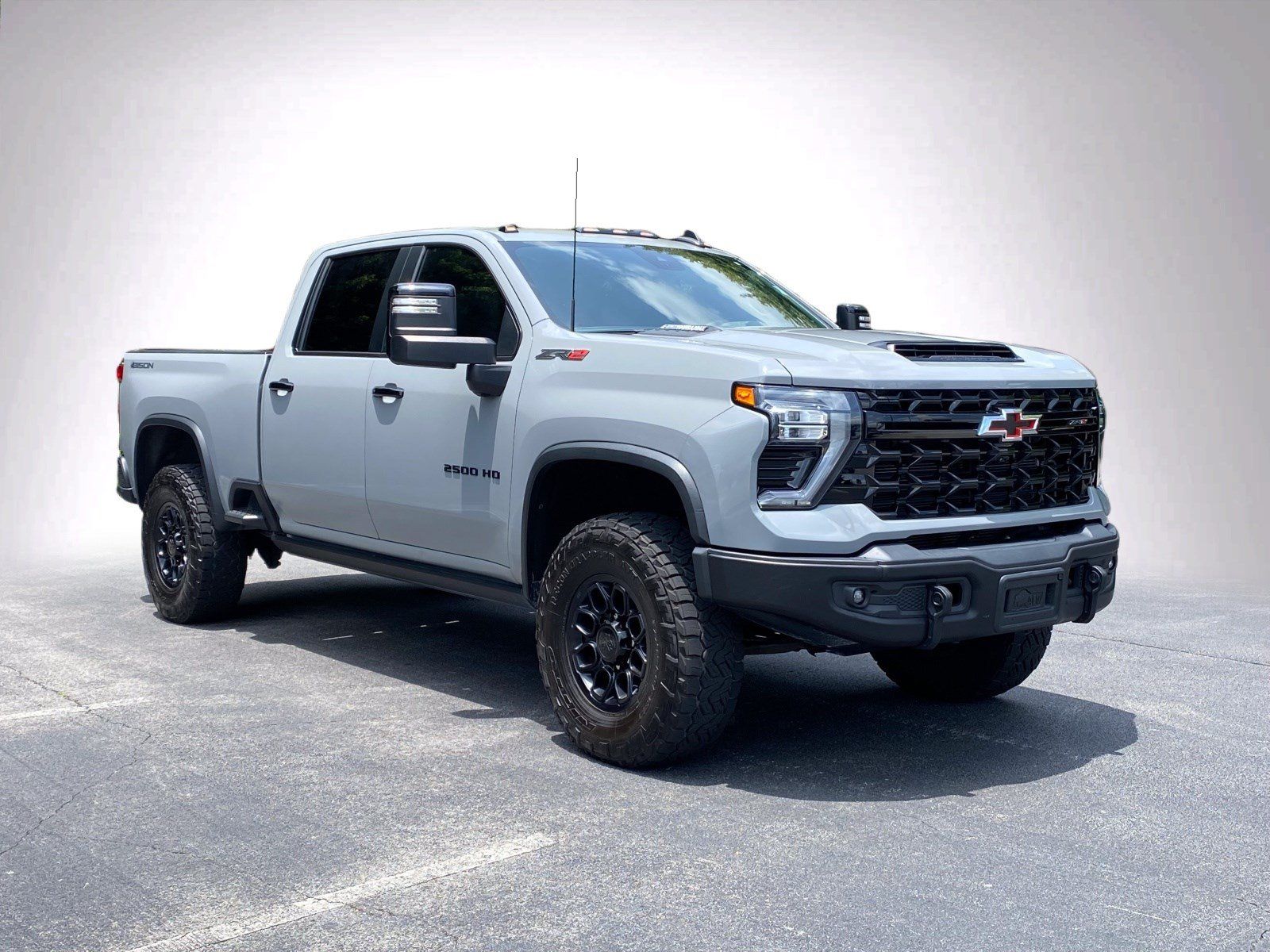 Used 2024 Chevrolet Silverado 2500 ZR2 w/ ZR2 Bison Edition AWD/4WD image 2